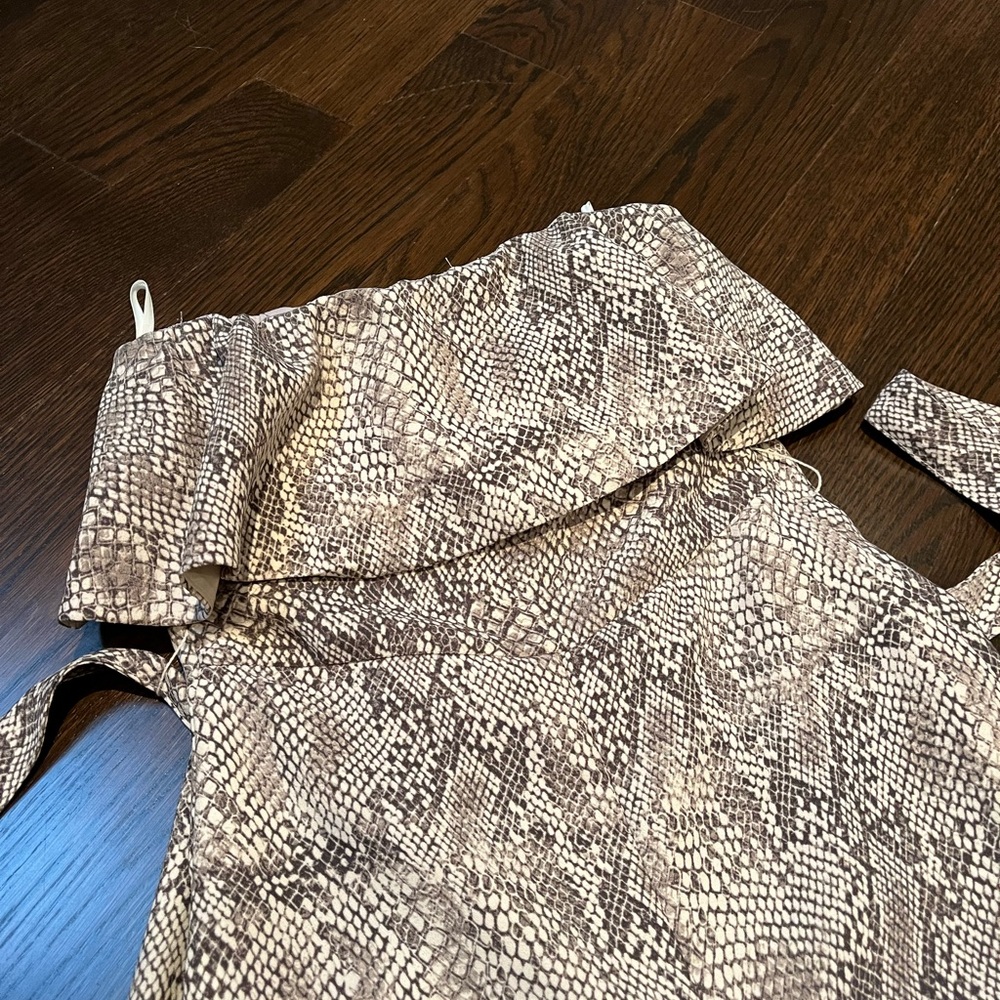Babaton leopard jumpsuit - Picture 2 of 5